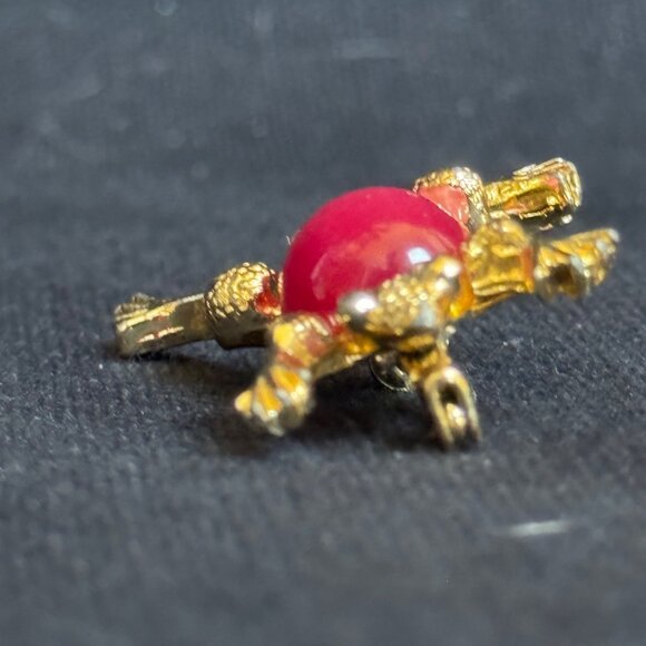 Gold-Tone Frog Brooch With Pink Stone Belly & Textured Finish - Picture 5 of 11